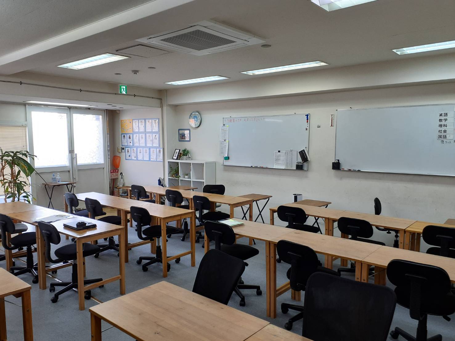 西宮教室の内観